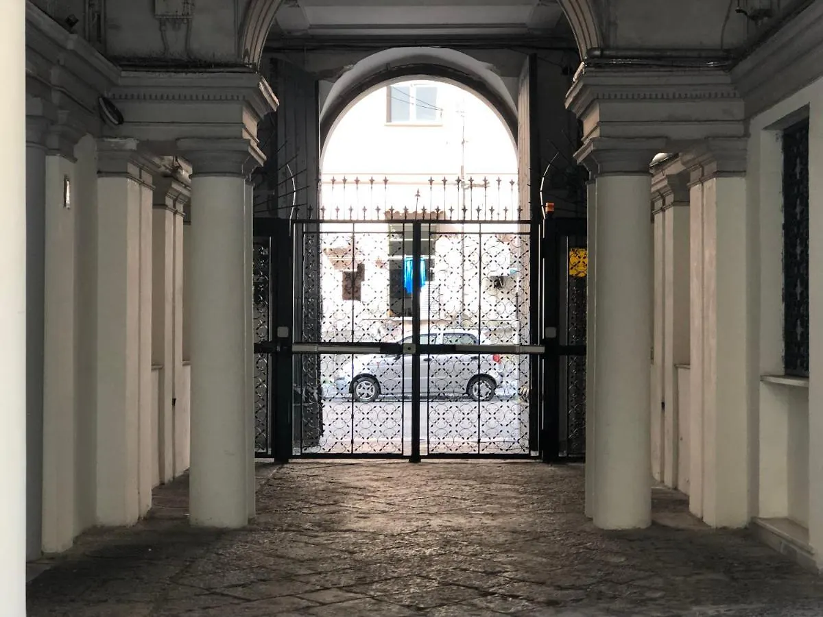 Casa Chiara Italia luxury central free parking Napoli 0*,